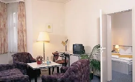 - Restaurant Kurhaus Klotzsche 3*